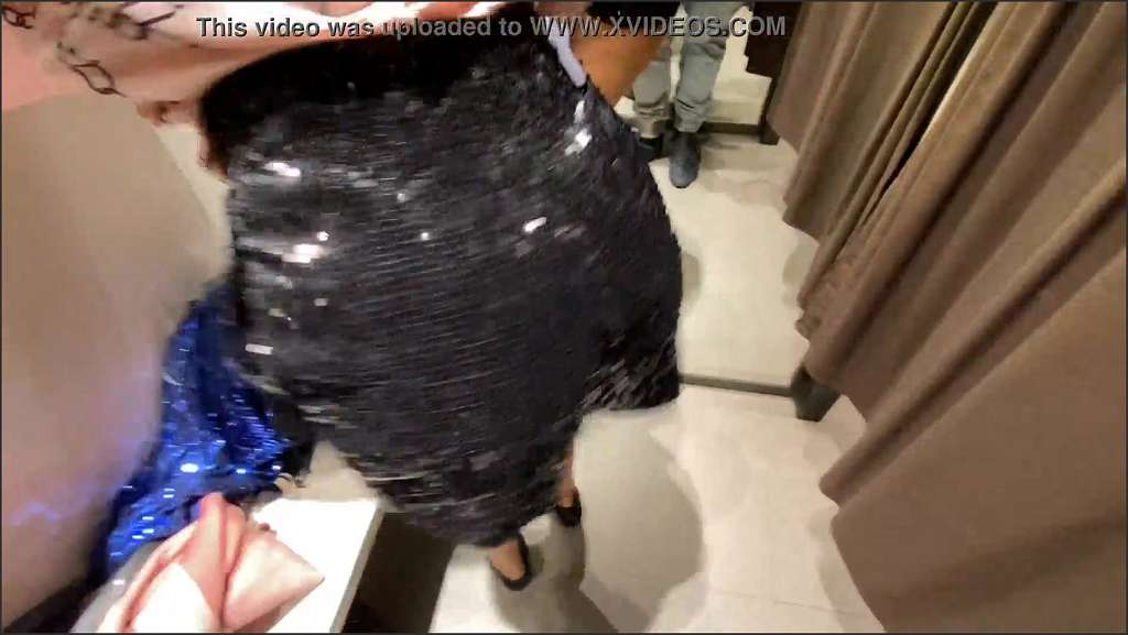 Cocksquirt Lesben haben Mamas Strapon gefunden