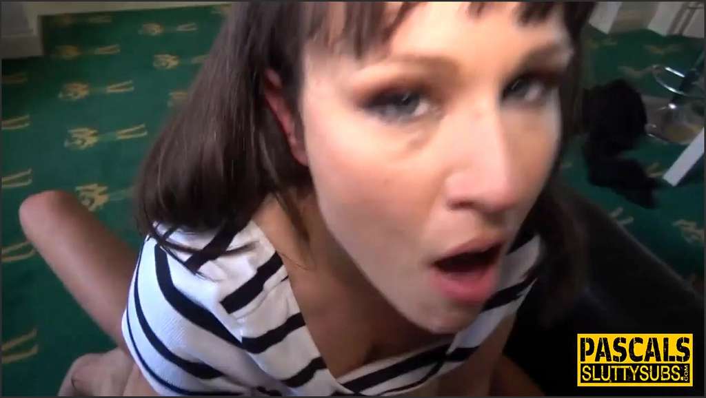 Lucy Love kriegt Titten und Möse gefickt