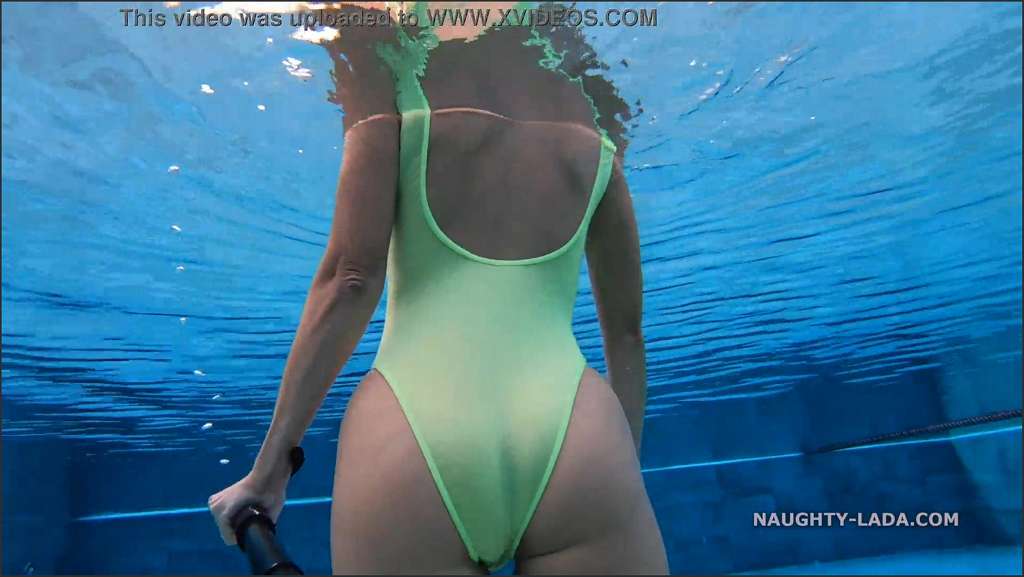 Naughty Lada Girls in geilem Ficktrio