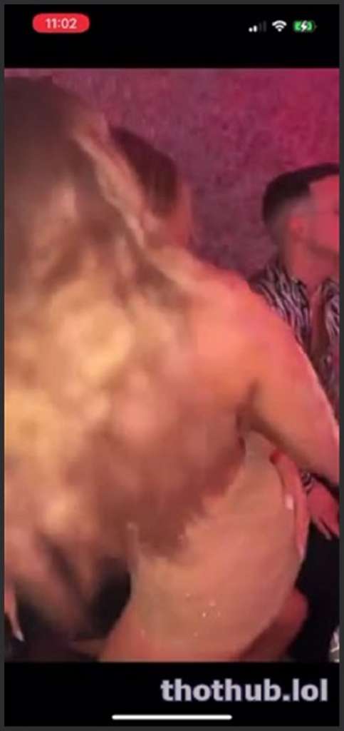 Elena Kamperi mit Minittten in Arschloch gebumst